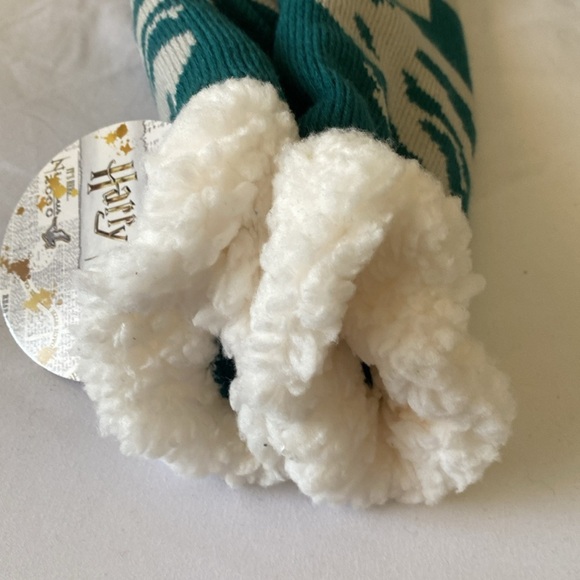 Harry Potter Slytherin Soft Warm Sherpa Lined Non-Slip Socks. NWT - Picture 4 of 6